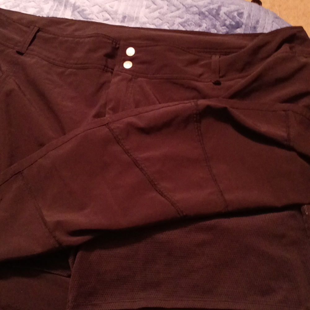 Black skort